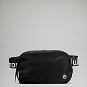 Lululemon Everywhere Belt Bag with Logo Strap